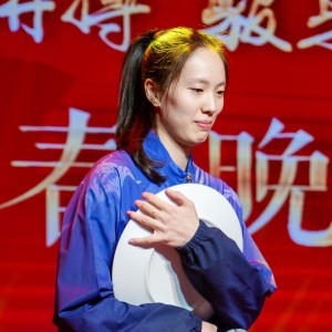 实时开奖结果-泪目！30岁中国女排世界冠军退役：又美又能打，郎平助她跃升